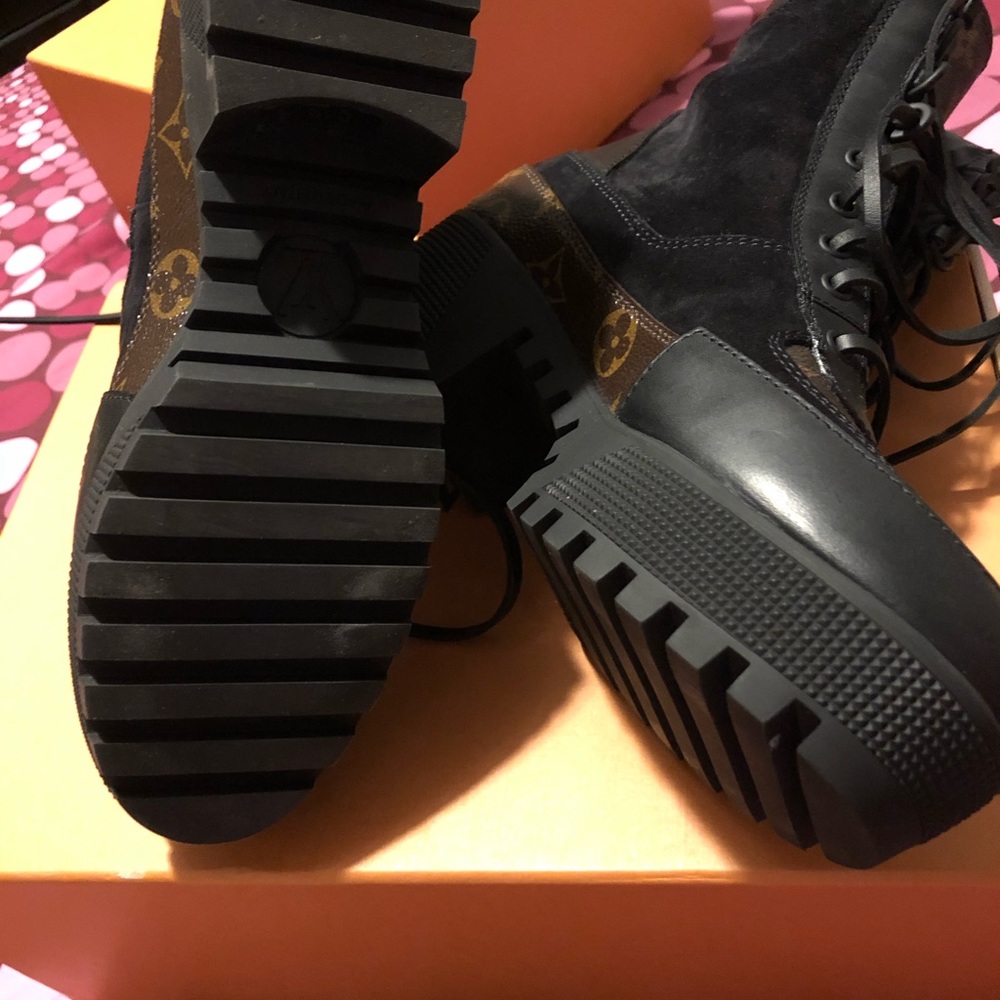 LV Platform Boots 💰 SOLD💰 - Picture 3 of 5